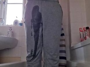 Wetting my joggers and cumming in them
