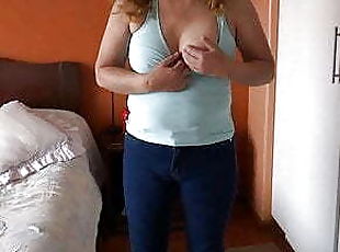 cameriere, masturbarsi, amatoriali, maturi, mammine-mature, video-casalinghi, videocamera, voyeur, scopate, biancheria-intima