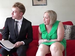 Curvy British MILF Shooting Star Offers Her Estate Agent Her Body F...