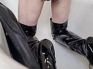 masturbieren, transsexueller, reifen, spielzeug, deutsch, dildo, latex, allein, stiefel, arschficken