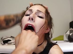 Hot Teen Deepthroats A Big Dick