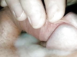 I stimulate the frenulum of my flaccid wrinkled penis to cum