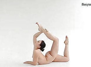 Elke nackt yoga