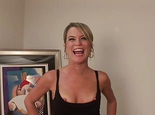 Blonde milf demonstrates her toes and holes in solo clip