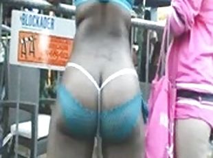 amateur, negra-ebony, negra, culazo, pillada, bikini, lengua