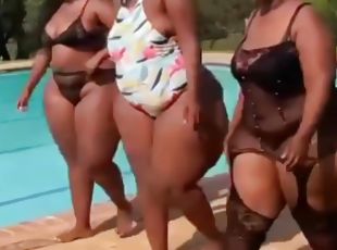 cul, gros-nichons, en-plein-air, ébène, lesbienne, milf, belle-femme-ronde, sexe-de-groupe, blonde, africaine