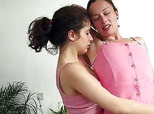 Girls kissing & licking armpit