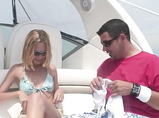 Splendid Scarlett Summers Goes Hardcore With A Guy In A Yacht