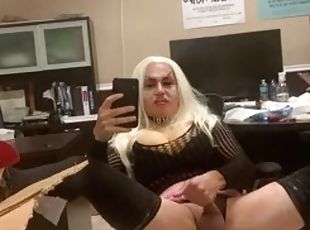 Chrissy Cocoabutter the Crossdressing Tgirl Whore Oils up