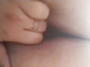 gros-nichons, masturbation, amateur, anal, ados, latina, doigtage, solo, brunette, tatouage