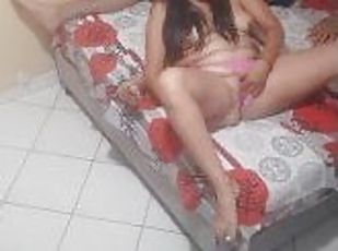 tatay-ama, dyakol-masturbation, matanda-old, pekpek-puke-pussy, asawa-wife, baguhan, gawa-sa-bahay, dad-girl, kuwarto, mas-matanda