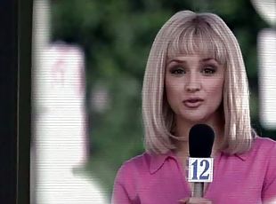 Leigh Cook Is a Sexy Journalist