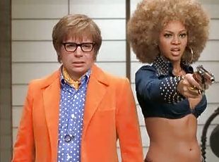 Gorgeous Beyonce Knowles Wearing a Tight Top in a 'Goldmember' Scene