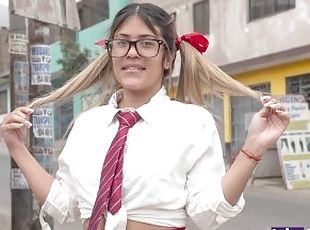 po-pasje, šolarka, babe, fafanje, velik-penis, hardcore, latina, mlade18, blond, mlekarica