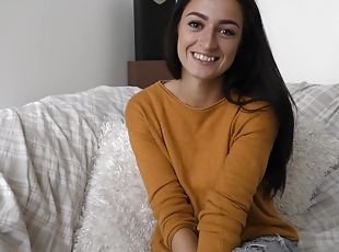 masturbation, amateur, ados, jouet, casting, première-fois, solo, innocent, brunette, colocataires