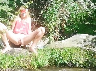 baignade, masturbation, en-plein-air, pisser, public, chatte-pussy, amateur, sale, blonde, ange