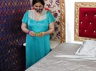 Amateur Indian Hot Aunty was alone at home so she started having se...