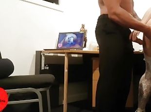 SECRETARY Catches BOSS Watching PORNHUB! - Makes Him CUM ON HER CLI...