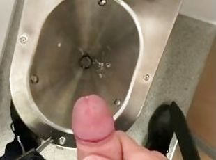 Jerking off in the toilet and cumming