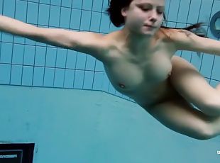 gros-nichons, ados, européenne, euro, piscine, action, fétiche, solo, rasé, brunette