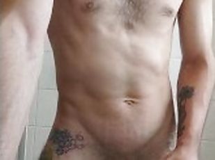 masturbation, amateur, ejaculation-sur-le-corps, énorme-bite, branlette, sperme, solo, banane, tatouage, bite