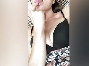 malaking-suso, dyakol-masturbation, labasan, pekpek-puke-pussy, pagtalsik, natural, suso, solo, basa