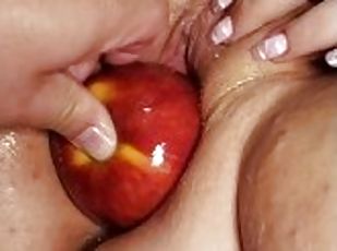 masturbación, orgasmo, squirting, amateur, regordeta, fetichista, húmedo, tatuaje, inserción