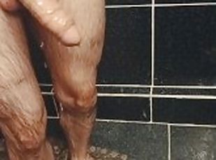 baignade, amateur, fellation, ejaculation-sur-le-corps, énorme-bite, gay, branlette, ejaculation-interne, douche, solo