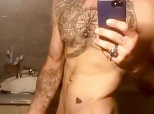 masturbation, amateur, énorme-bite, ados, maison, point-de-vue, solo, musclé, réalité, tatouage