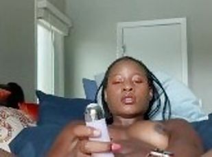 clito, masturbation, orgasme, chatte-pussy, amateur, ejaculation-sur-le-corps, ébène, ados, jouet, black