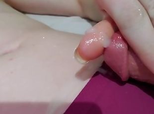 masturbation, amateur, ejaculation-sur-le-corps, travesti, culotte, ejaculation, fétiche, brunette