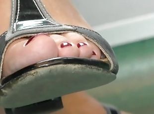 Feet Sniffing Tube