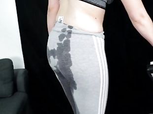 wetting my leggings whilst hoovering leads to squirting