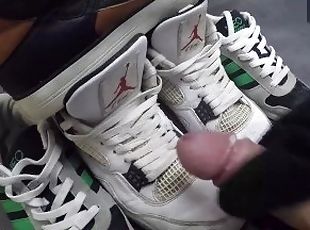 Cumshot on Nike jordan 4
