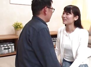 Sexy Japanese girl Mizuki Riko gets the job done with perfection