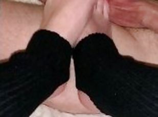 AMATEUR FOOTJOB TOEJOB WITH SEXY TOES - FOOT FETISH - CUM ON FEET -...