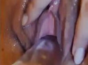 clitoris, imens-huge, masturbare-masturbation, orgasm, pasarica, tasnit, studenta, masaj, stramta, dildo
