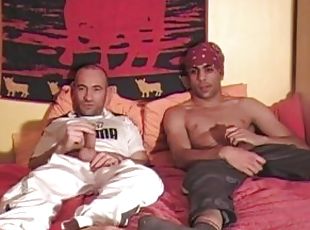 un gay se matruabte avec son pote arabe hetero et sa grosse bite