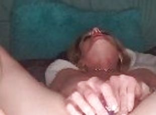 mastrubacija, orgazem, muca, brizg, amaterski, babe, milf, blond, solo