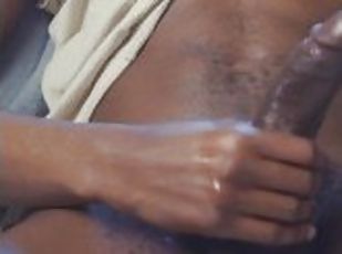 amateur, ejaculation-sur-le-corps, énorme-bite, gay, branlette, black, jeune-18, solo, africaine, bite