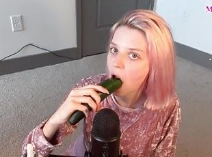 ASMR-Cucumber Sucking