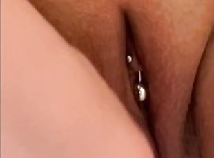 kylpy, clitoris, masturbaatio, amatööri, hieronta, pov, lävistetty, soolo