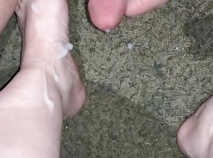 Much needed Cumshot on hot amateur Latina feet (Feet Cumshot) ?