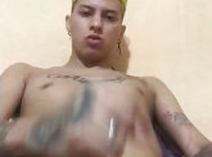 delgada, amateur, polla-enorme, adolescente, gay, paja, a-solas, gay-joven, tatuaje, polla