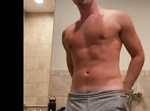 Hot Flexing session leads to dirty jerk off in the gym!