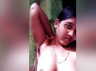 Today Exclusive- Sexy Desi Girl Record Her Nude Selfie Video For Lo...