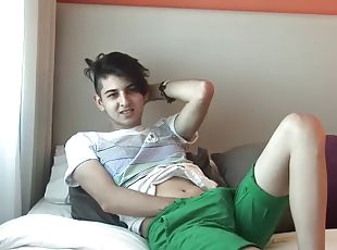 maigre, ejaculation-sur-le-corps, gay, latina, doigtage, jeune-18, solo, minet