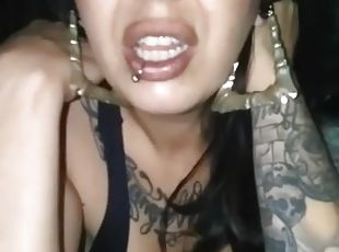 teta-grande, amador, anal, chupanços, tiro-ao-alvo, mulher-madura, latina, tatuagem