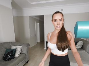 Luxury Girl sucking a dick before being fucked in HD POV