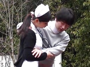 enfermera, al-aire-libre, japonés, pareja, uniforme, parque, polla, chupando